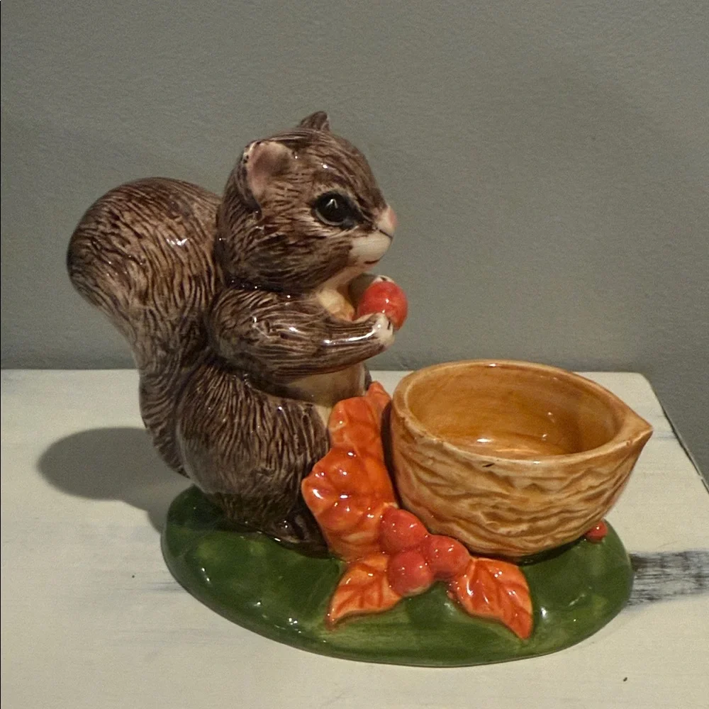 Charming Squirrel Ceramic tea light holder